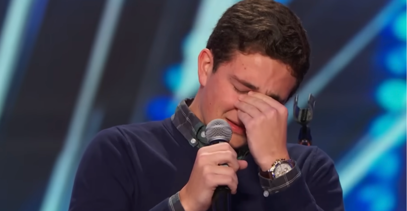 He cried right on stage. And the reason was shocking. - Planetee. Info